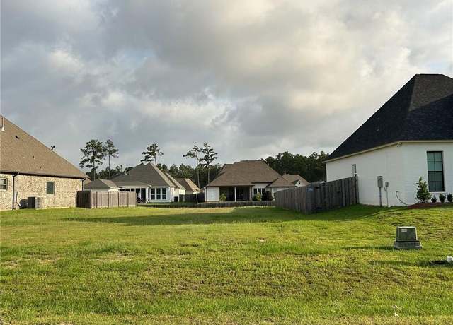 Property at 417 Blue Heron Ln, Madisonville, LA 70447