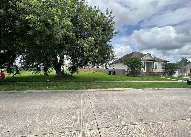 Property at 8517 Patricia St, Chalmette, LA 70043