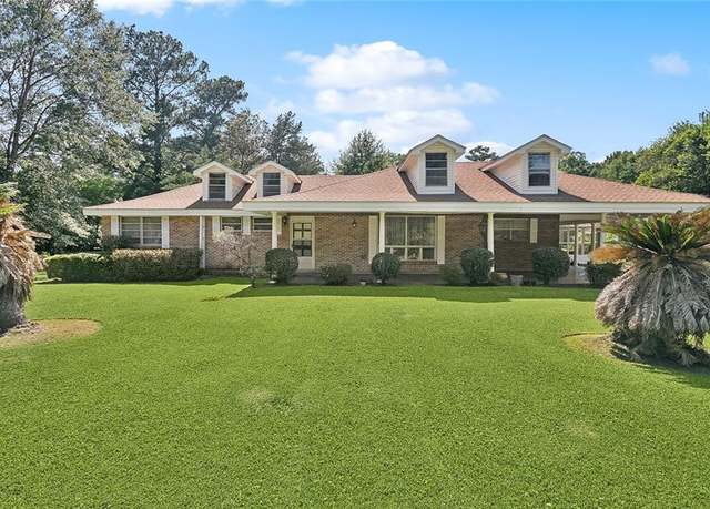 Property at 2675 S Columbia St, Bogalusa, LA 70427, 4 beds, 2.5 baths