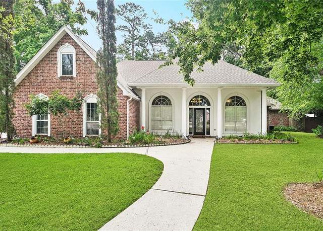 Property at 1306 Woodmere Dr, Mandeville, LA 70471, 5 beds, 3.5 baths