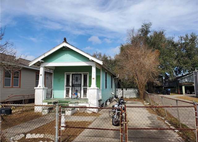 Property at 2537 Lavender St, New Orleans, LA 70122, 2 beds, 1 bath