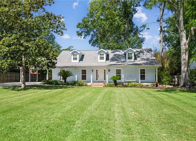 Property at 310 Scotchpine Dr, Mandeville, LA 70471, 4 beds, 2.5 baths