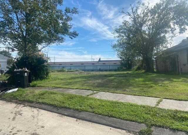 Property at 2009 Brigade Dr, Chalmette, LA 70043