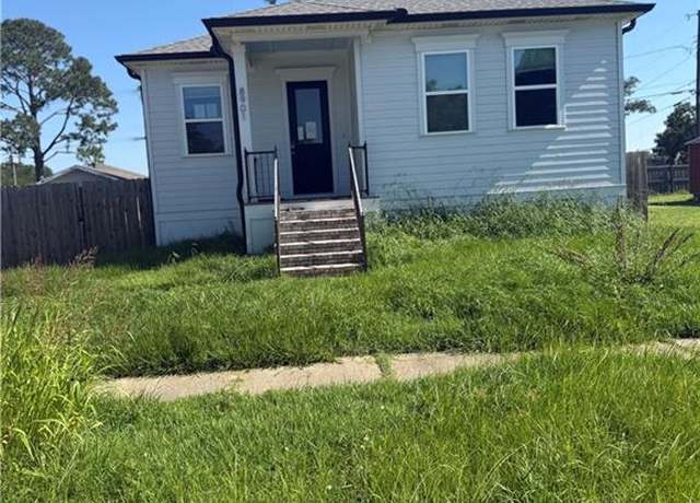 Property at 8901 Livingston Ave, Chalmette, LA 70043, 3 beds, 2 baths