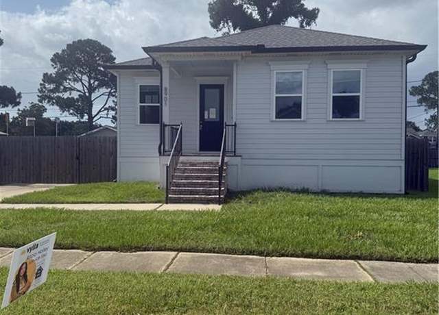 Property at 8901 Livingston Ave, Chalmette, LA 70043, 3 beds, 2 baths