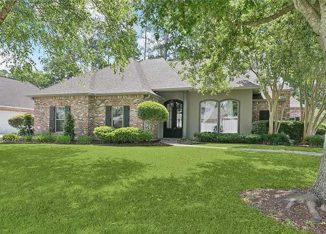 Property at 230 Delta Dr, Mandeville, LA 70448, 4 beds, 3 baths