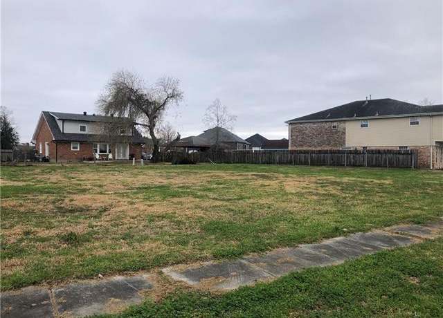 Property at 8325 Fairfax Dr, Chalmette, LA 70043