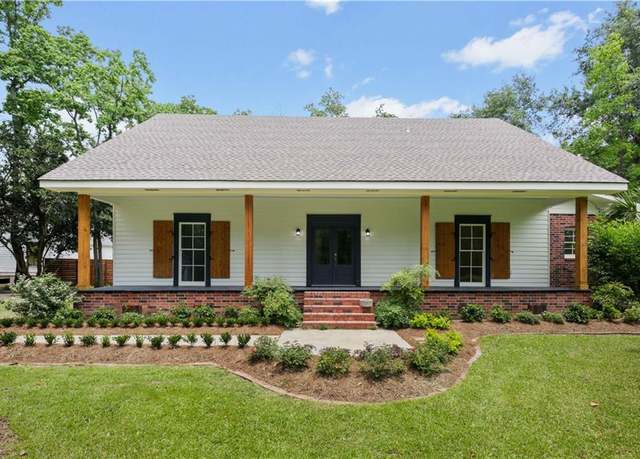 Property at 425 Carondelet St, Mandeville, LA 70448, 4 beds, 3 baths