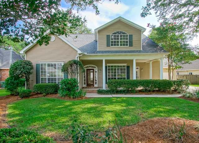 Property at 1262 Springwater Dr, Mandeville, LA 70471, 4 beds, 3 baths