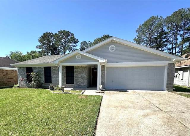 Property at 105 Foxcroft Dr, Slidell, LA 70461, 3 beds, 2 baths