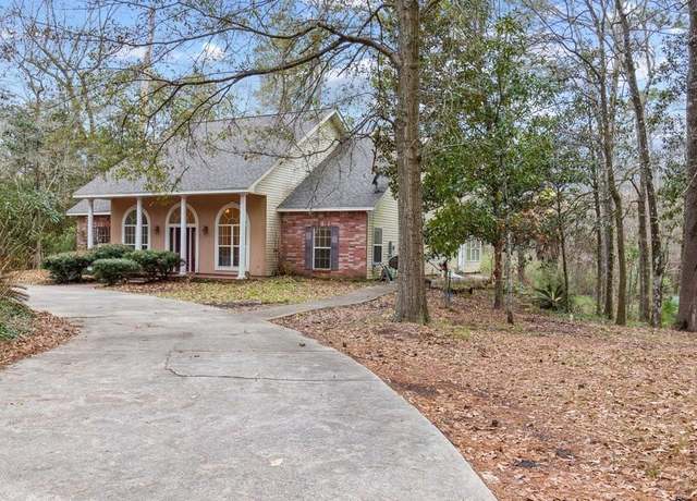 Property at 1220 Atalin St, Mandeville, LA 70448, 4 beds, 2.5 baths