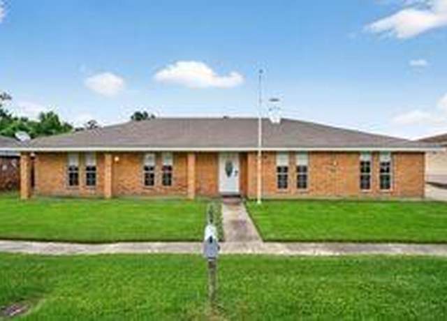 Property at 1305 Orchid Dr, Harvey, LA 70058, 4 beds, 2 baths