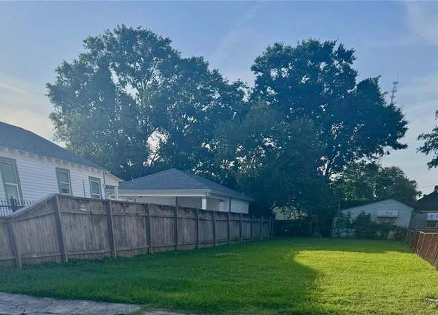 Property at 1119 9th St, Gretna, LA 70053