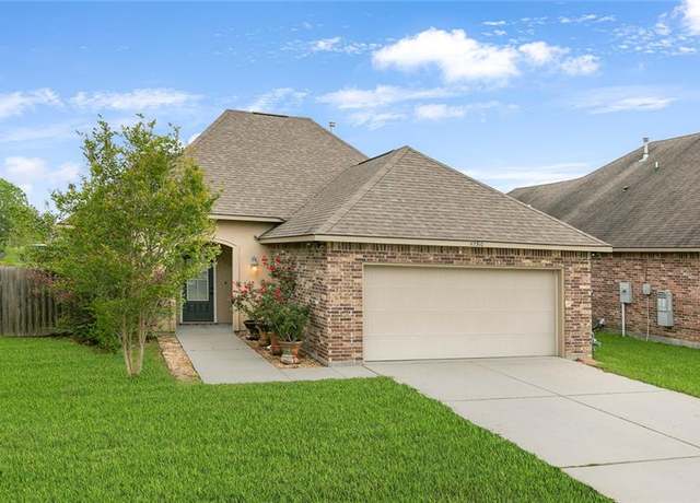 Property at 42310 Lakestone Dr, Prairieville, LA 70769, 3 beds, 2 baths