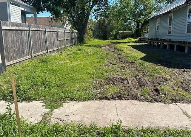 Property at 1015 Derbigny St, Gretna, LA 70053
