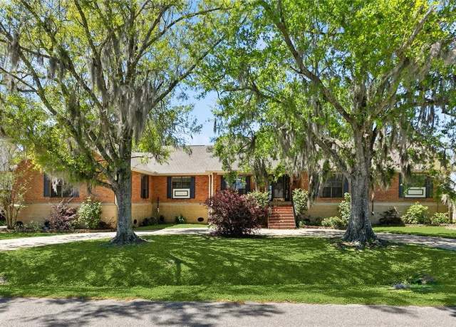 Property at 14 Michael Dr, Luling, LA 70070, 5 beds, 2.5 baths