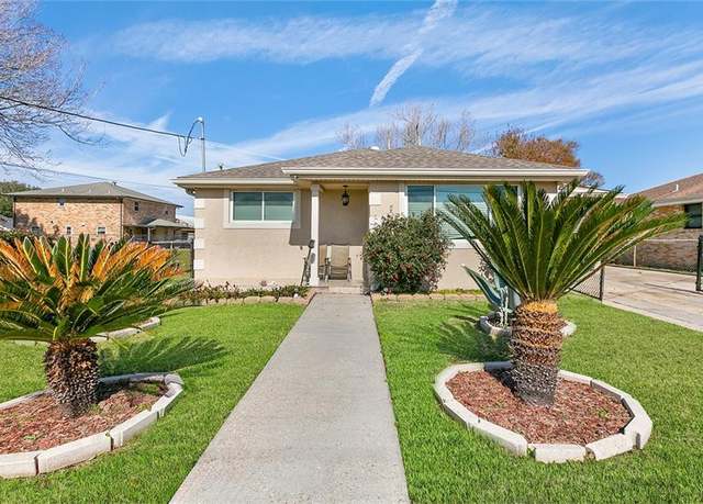 Property at 419 W Josephine St, Chalmette, LA 70043, 3 beds, 2 baths