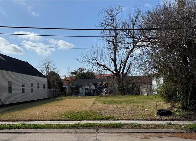 Property at 3430 Paris Ave, New Orleans, LA 70122