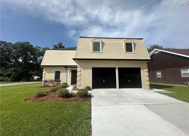 Property at 5600 Durbridge Dr, New Orleans, LA 70131, 4 beds, 2.5 baths