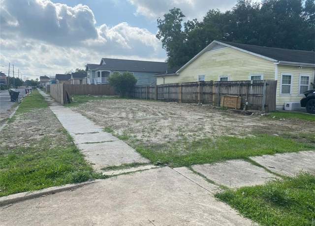 Property at 6341 Franklin Ave, New Orleans, LA 70122
