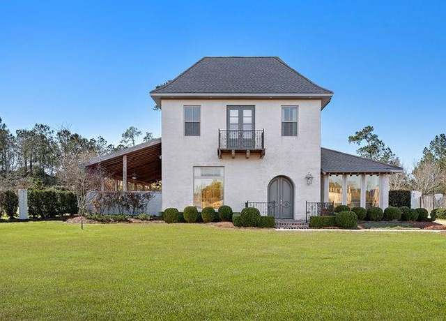 Property at 601 Lake Cir, Madisonville, LA 70447, 5 beds, 4.5 baths