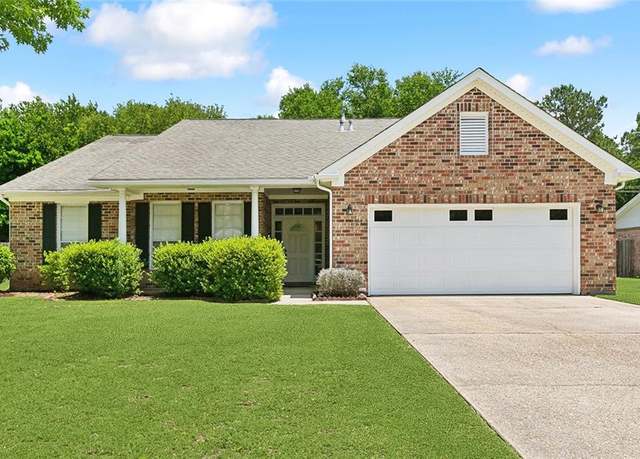Property at 3126 E Meadow Lake Dr, Slidell, LA 70461, 4 beds, 2 baths