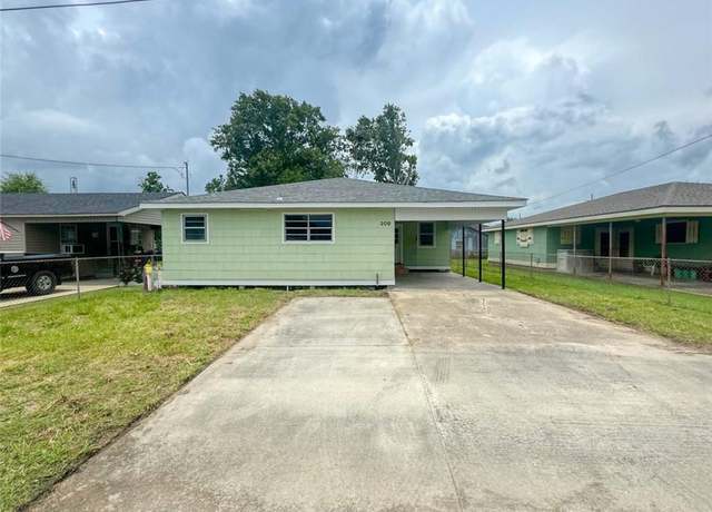 Property at 209 Azalea St, Thibodaux, LA 70301, 3 beds, 2 baths