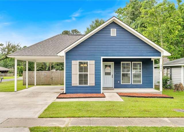 Property at 3986 Main St, Zachary, LA 70791, 3 beds, 2 baths