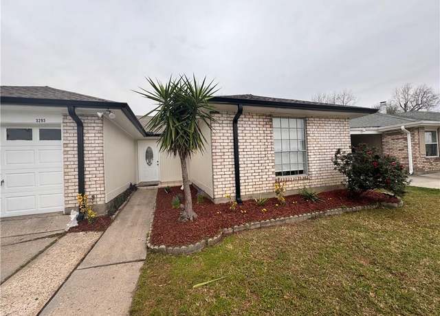 Property at 3293 Chateau Blvd, Kenner, LA 70065, 3 beds, 2 baths