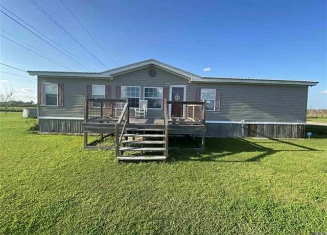 Property at 293 Myrtle Dr, Lockport, LA 70374, 3 beds, 2 baths