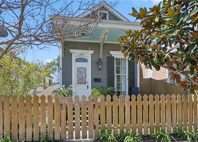 Property at 8428 Willow St, New Orleans, LA 70118, 3 beds, 2.5 baths