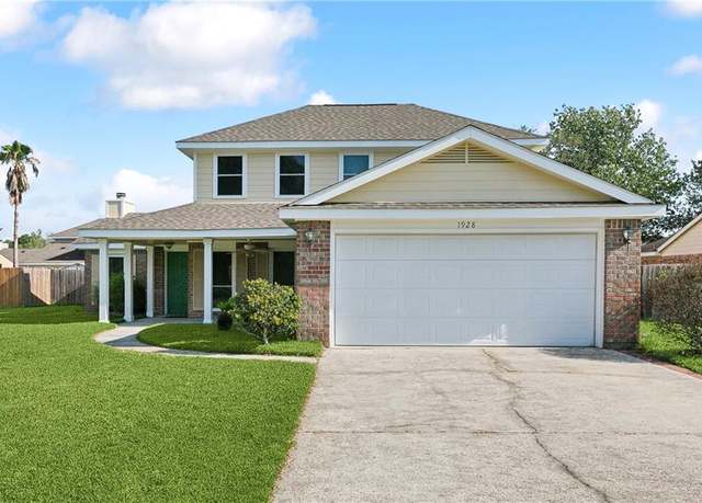 Property at 1928 Edgemere Dr, Slidell, LA 70461, 4 beds, 2.5 baths