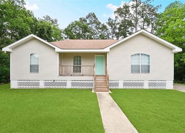 Property at 2986 Camellia Dr, Slidell, LA 70458, 4 beds, 2 baths
