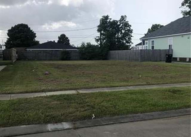 Property at 108 Seal. Dr, Arabi, LA 70032
