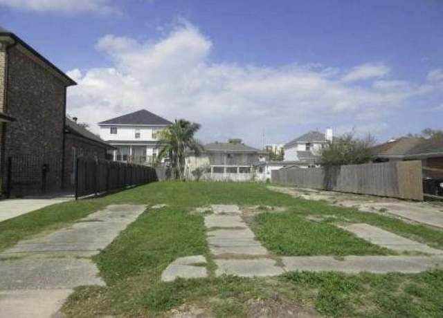 Property at 401 40th St, New Orleans, LA 70124