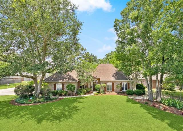 Property at 210 Westwood Dr, Mandeville, LA 70471, 4 beds, 2.5 baths