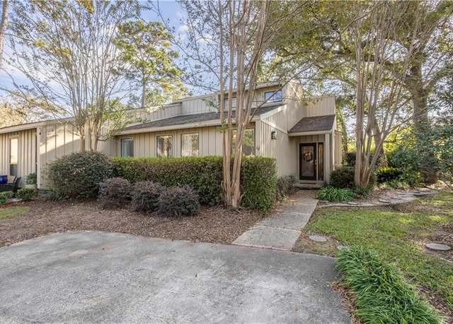 Property at 120 Hampton Ct #311, Mandeville, LA 70471, 3 beds, 2.5 baths