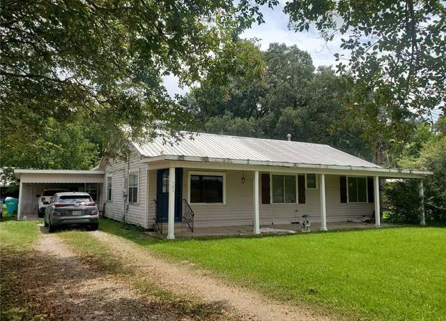 Property at 303 Ernest St, Ville Platte, LA 70586, 3 beds, 2 baths
