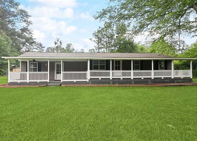 Property at 22536 Hoffman Rd, Mandeville, LA 70471, 4 beds, 2 baths