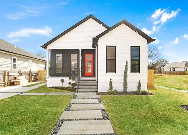 Property at 2213 Angela St, Arabi, LA 70032, 4 beds, 2 baths