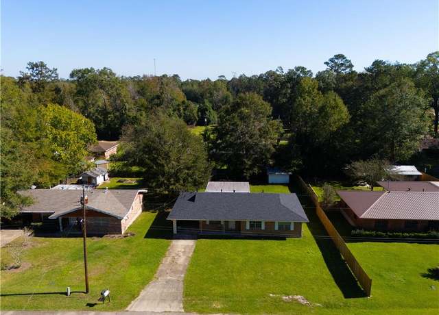 Property at 1412 Avenue K Ave, Bogalusa, LA 70427, 3 beds, 1.5 baths