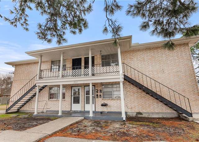 Property at 300 Duke Dr, Kenner, LA 70065, 8 beds, 4 baths