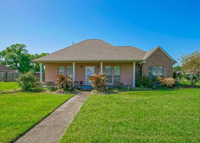 Property at 1517 W Orice Roth Rd, Gonzales, LA 70737, 3 beds, 2 baths