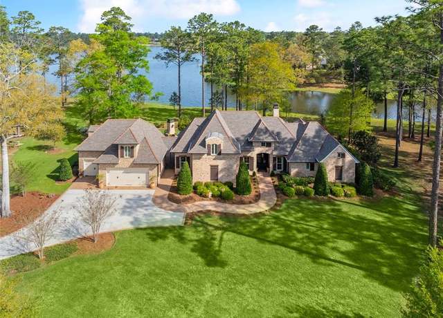 Property at 955 Camphill Dr, Abita Springs, LA 70420, 4 beds, 3.5 baths