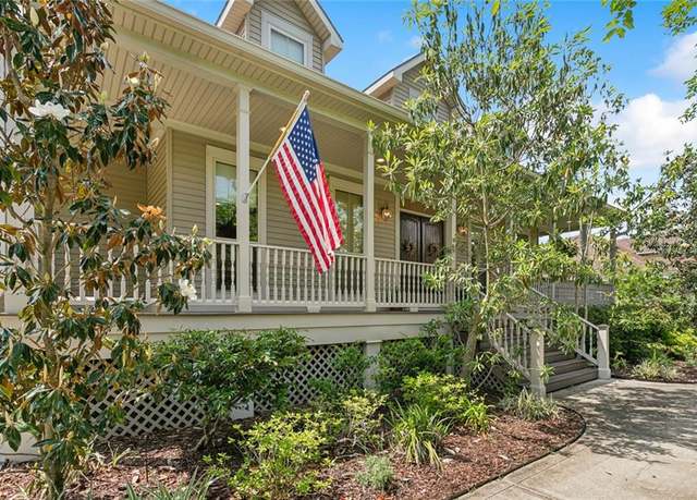 Property at 216 Oak Ln, Mandeville, LA 70448, 4 beds, 3 baths
