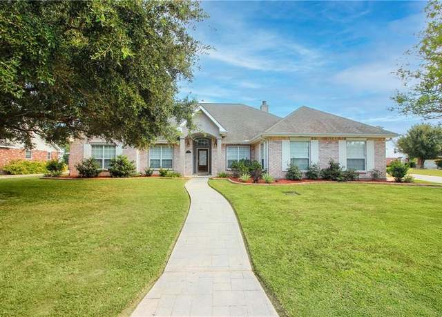 Property at 145 Lakewood Dr, La Place, LA 70068, 4 beds, 2.5 baths