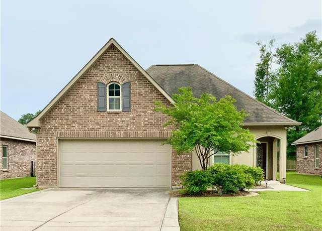 Property at 284 Knoll Pine Cir, Covington, LA 70435, 3 beds, 2 baths