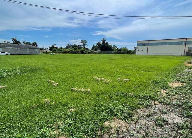 Property at 725 Hanson Pl, Kenner, LA 70062