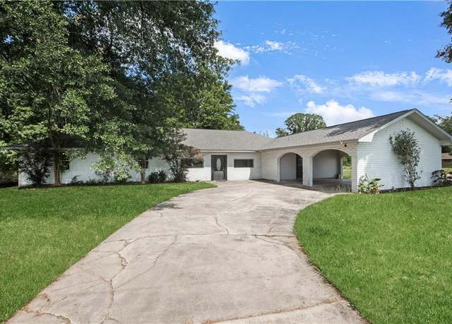Property at 30425 Eden Church Rd, Denham Springs, LA 70726, 4 beds, 3 baths