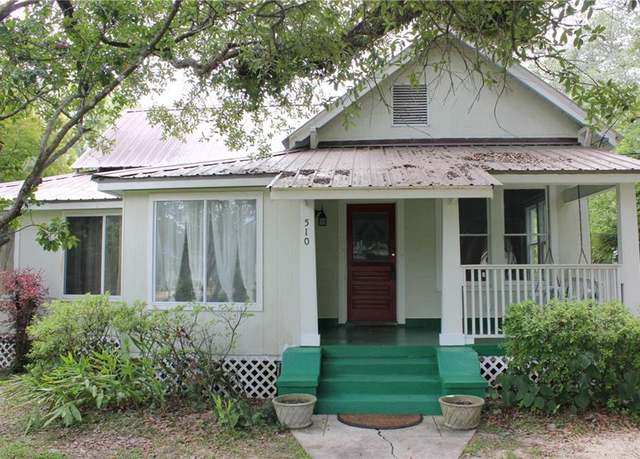 Property at 510 E Charles St, Hammond, LA 70401, 2 beds, 2 baths